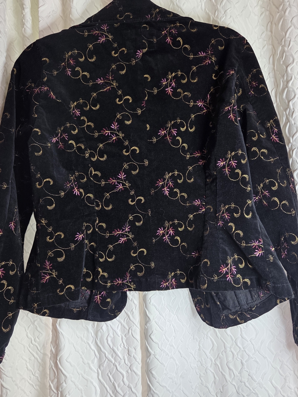 Live a Little Women’s L Black Velvet Embroidered Blazer with Gold & Pink Detail - Picture 2 of 10